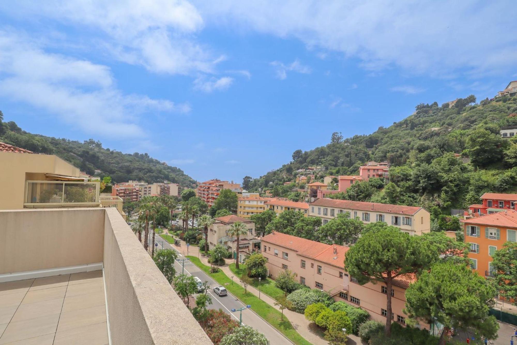 Spacieux Rooftop Parking, Terrasse Ensoleillee Menton Exterior photo