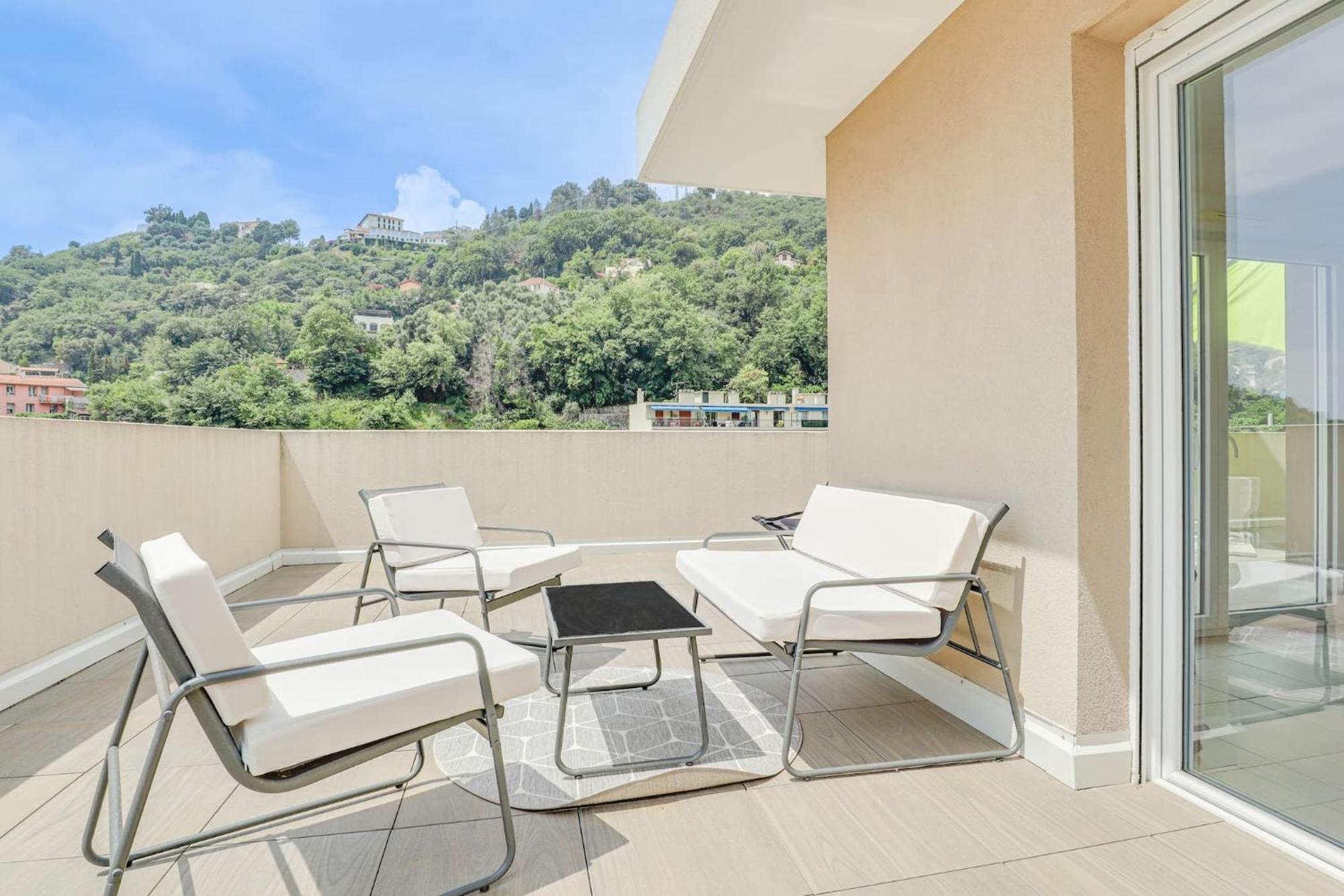 Spacieux Rooftop Parking, Terrasse Ensoleillee Menton Exterior photo