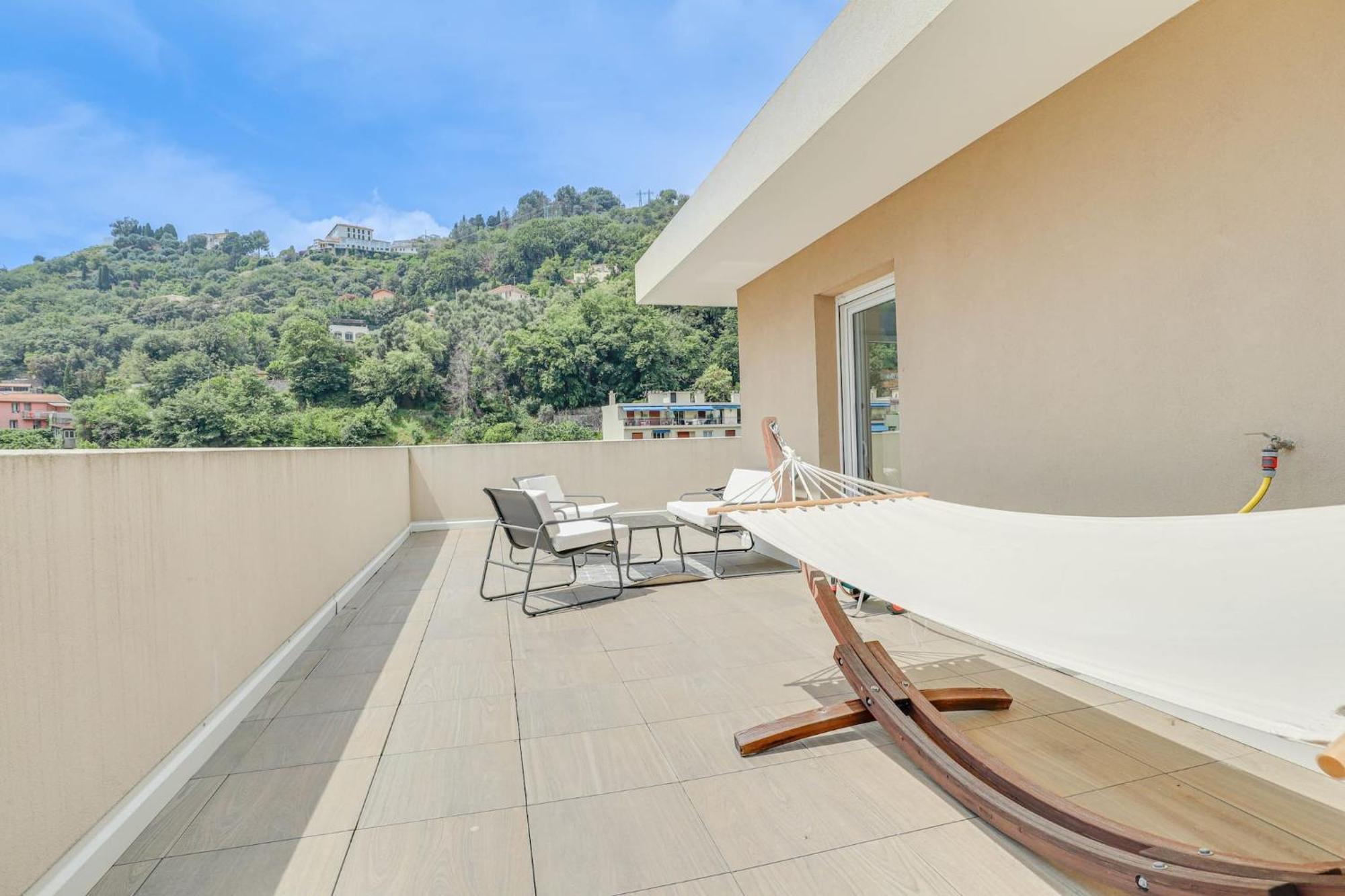 Spacieux Rooftop Parking, Terrasse Ensoleillee Menton Exterior photo