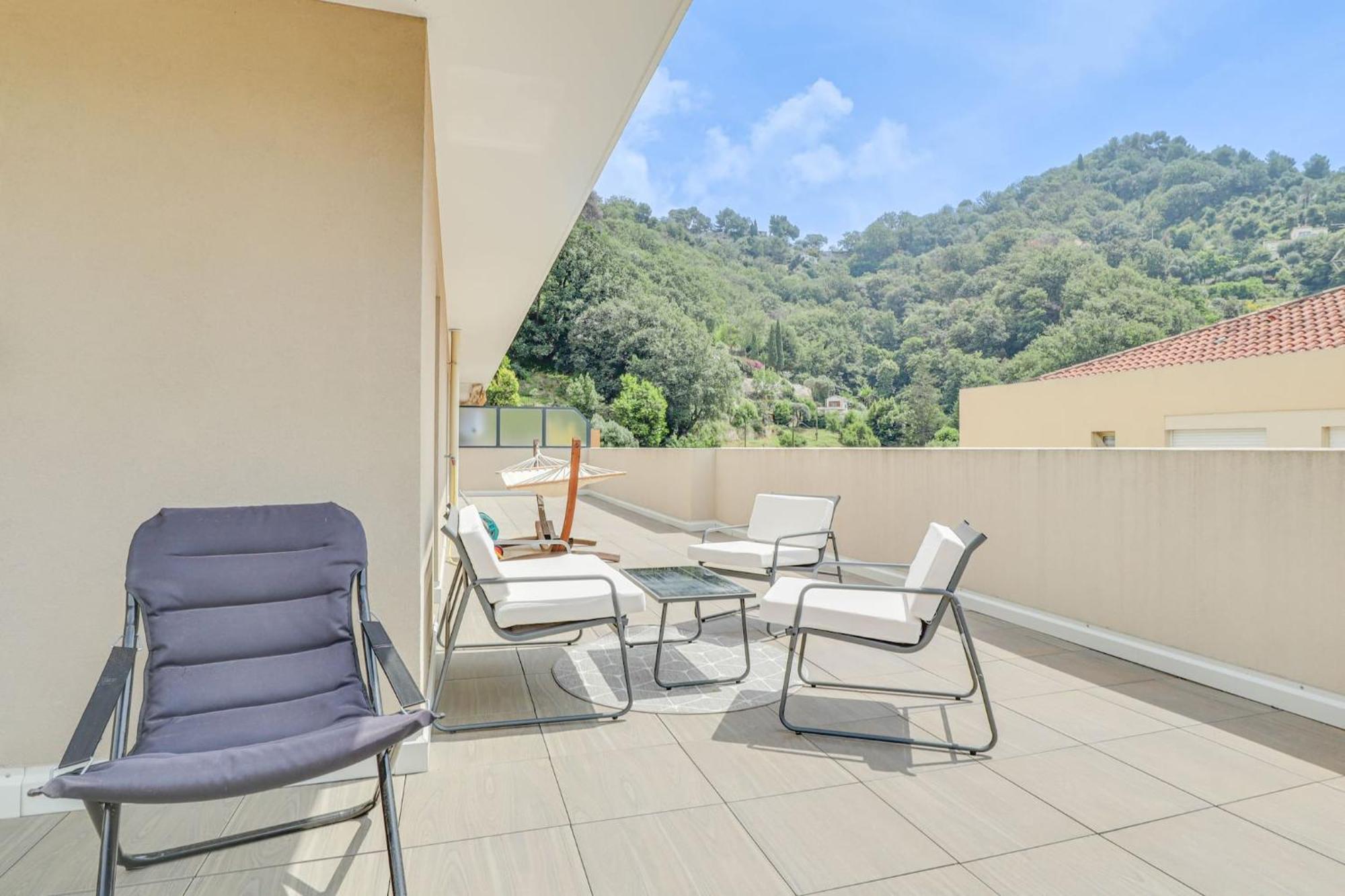 Spacieux Rooftop Parking, Terrasse Ensoleillee Menton Exterior photo